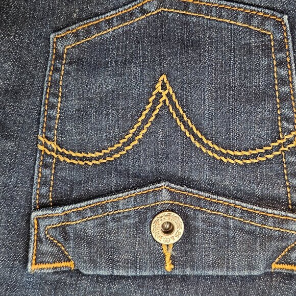 Classic Levi's 526 Slender Boot Cut Denim Jeans Women's 10M Dark Wash - Picture 6 of 14